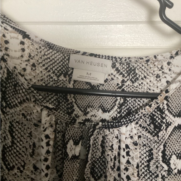 Van Heusen snakeskin print top size medium - Picture 2 of 3